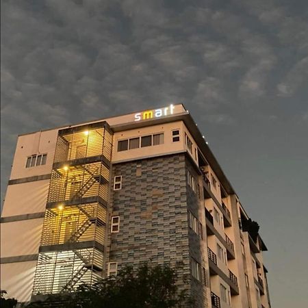 Smart Condominium Bldg, Cagayan De Oro City Kültér fotó
